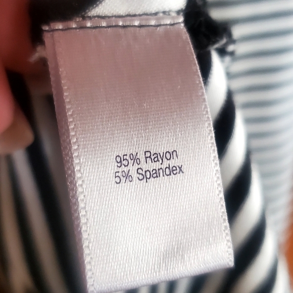 Jennifer Lopez Bk/Wh Stripe Knit Top w/ 3/4 Sleeves size XS - Picture 5 of 9